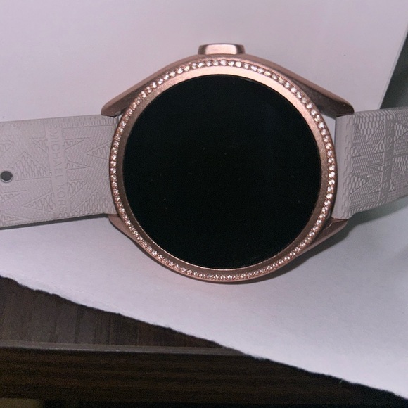 Michael Kors Watch - Picture 4 of 12